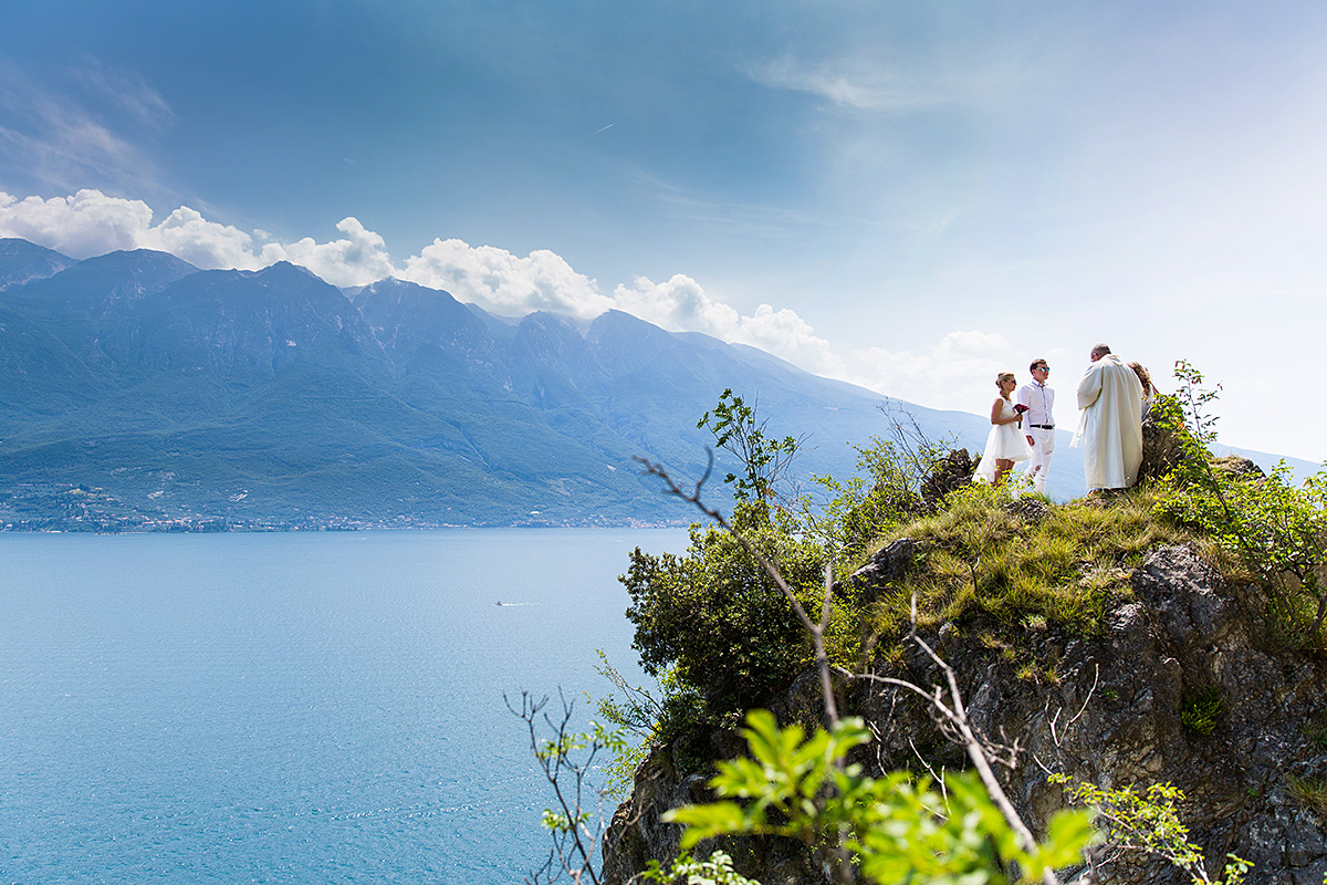 vestuvių ceremonija, kalnai, Italija, Gardos ežeras, karšta, ežeras, kunigas