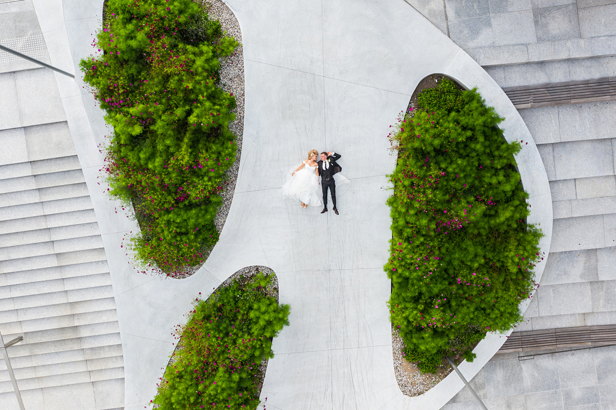 vestuvių fotografas su dronu, vestuvės su dronu, dronas vestuvėse, Vienybės aikštė, vestuvių fotografas Kaune